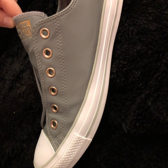 Converse Shoes - Women’s grey leather converse